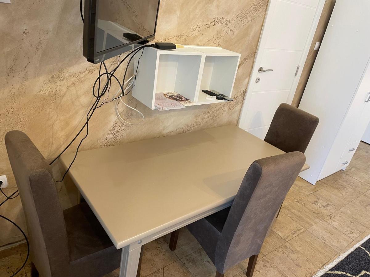 Bora Apartmani - Free Parking - City Center Vranje Buitenkant foto