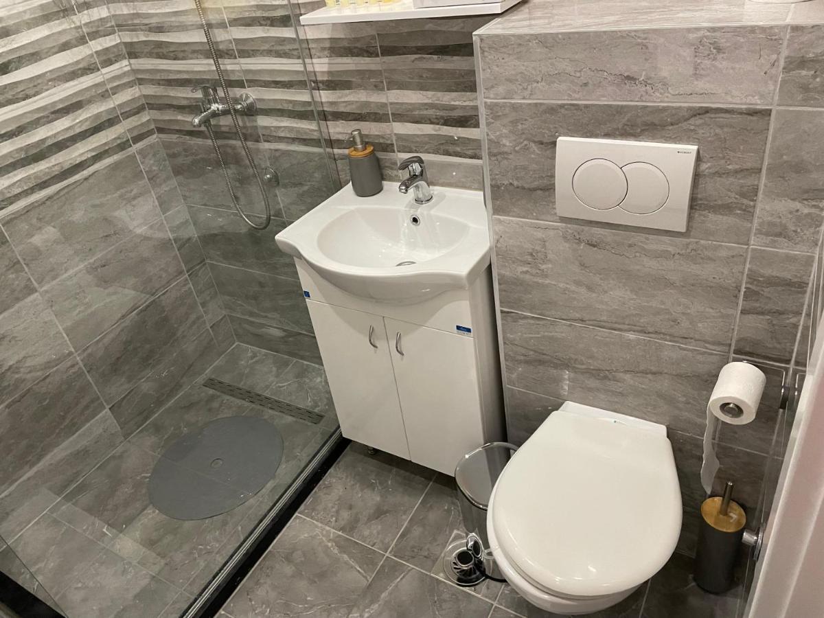 Bora Apartmani - Free Parking - City Center Vranje Buitenkant foto