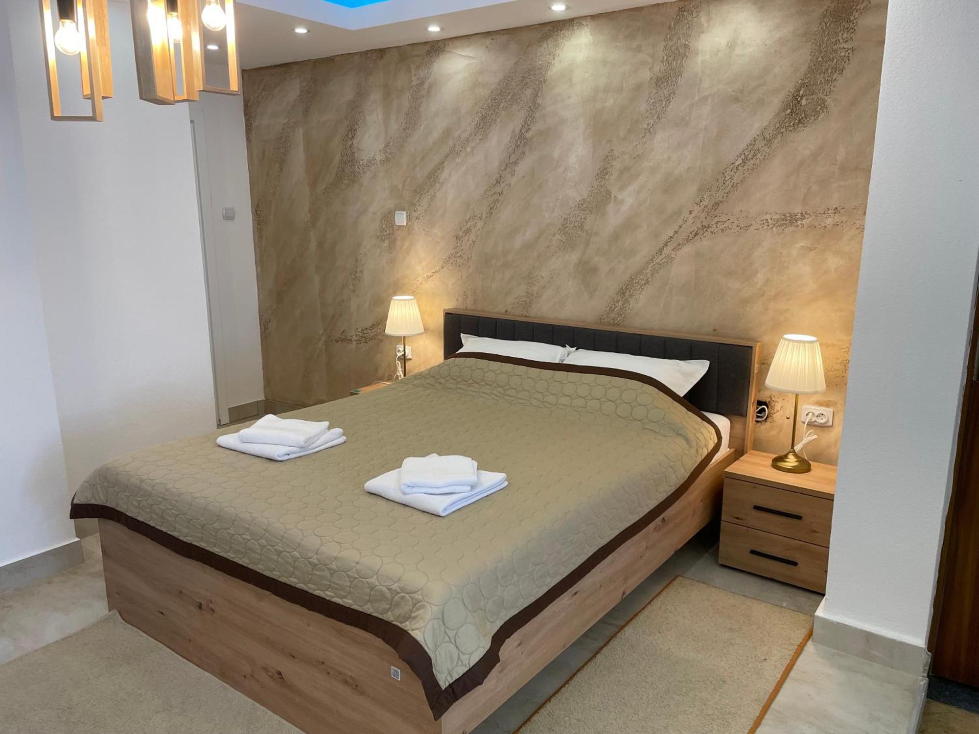 Bora Apartmani - Free Parking - City Center Vranje Buitenkant foto